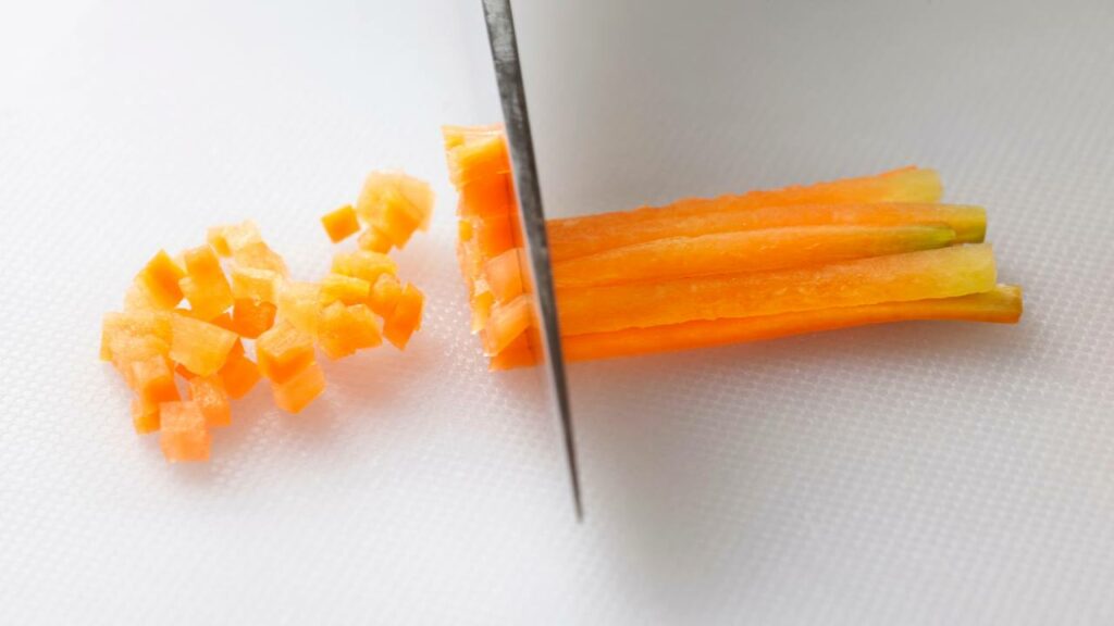 Preparation of Carrots for Bearded Dragons